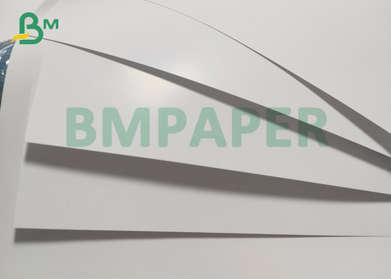 120 - de Tekstdocument 670 X 870mm van 200gsm C2S Voorraad van de Blad de Glanzende Met een laag bedekte Dekking