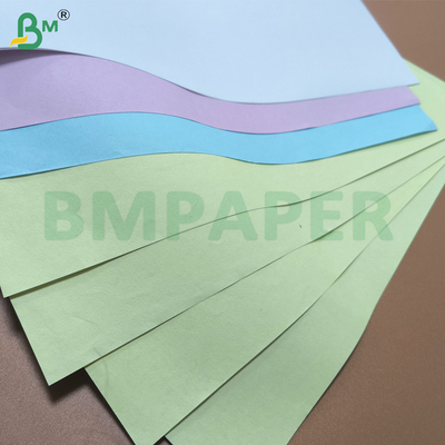 Superieure 20 lb Bond Ncr koolstofvrij papier Wit & Meerdere kleuren 8 1/2 X 11, 8 1/2 X 14 Grootte