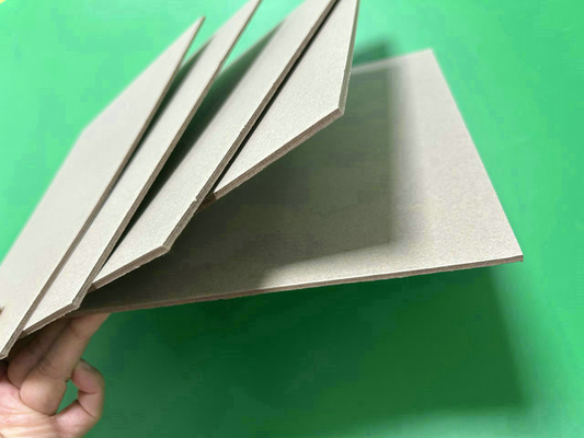72 x 102 cm 2 mm 2,5 mm glad oppervlak Grijz chipboard voor het maken van karton