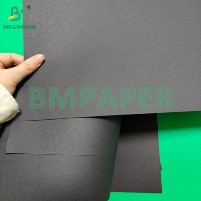 110 gm 180 gm Dubbelzijdig bedekt zwart karton voor het maken van kunstmatig vouwpapier
