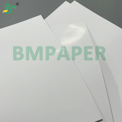 150 g 157 g Glanzend oppervlak Hoog wit enkelzijdig gecoate glad C1S kunstpapier Voor luxe verpakkingen