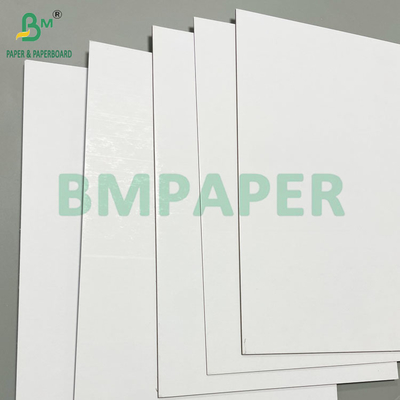 Hoge stijfheid 2mm 2,5mm houtpulp wit karton voor indoor POS displaybord