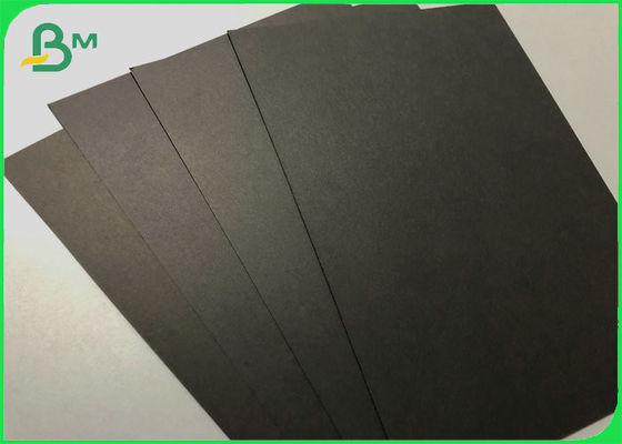 Vochtbestendige 350 gsm Zwart karton Recyclebare kleding Tags Materiaal